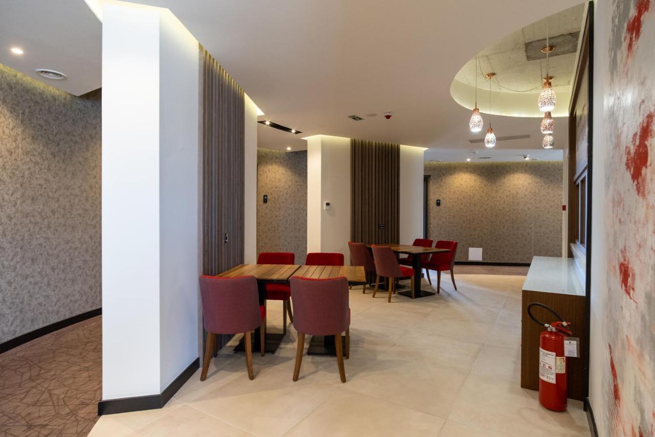 Sl Panorama Hotel Требине Екстериор снимка